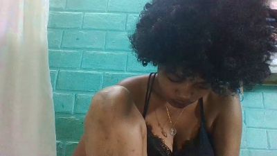 tiana31 live cam on Cam4