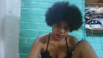 tiana31 live cam on Cam4