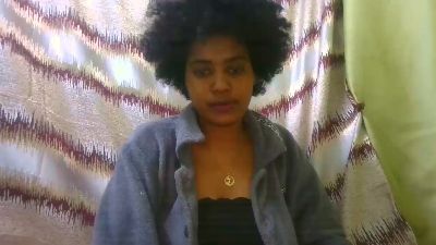 tiana31 live cam on Cam4