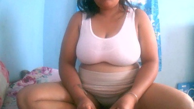 tifanie01 live cam on Cam4