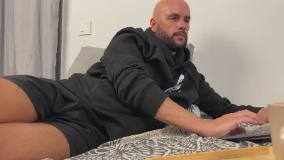 tim_beard live cam on Cam4