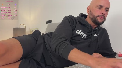 tim_beard live cam on Cam4