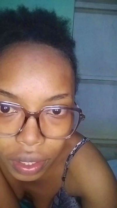 tinah23 live cam on Cam4