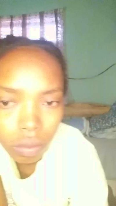 tinah23 live cam on Cam4