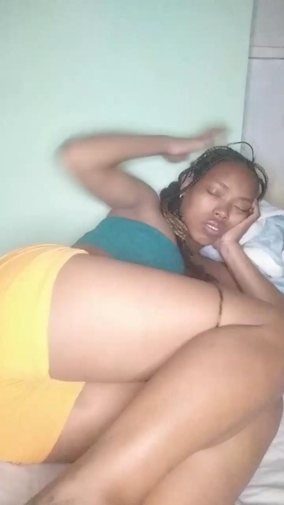 tinah23 live cam on Cam4