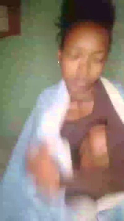 tinah23 live cam on Cam4