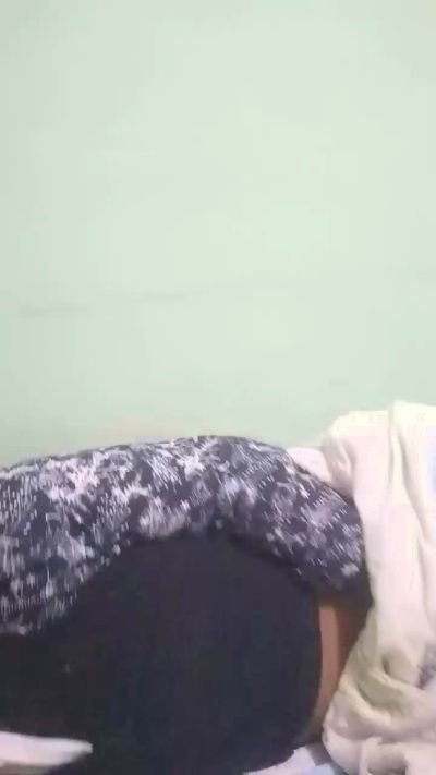 tinah23 live cam on Cam4