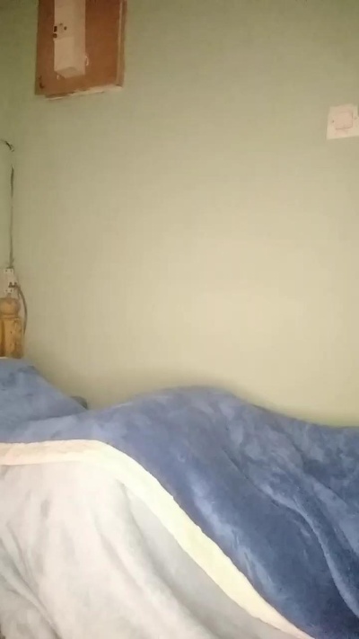 tinah23 live cam on Cam4