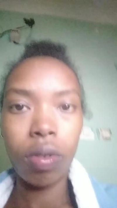 tinah23 live cam on Cam4