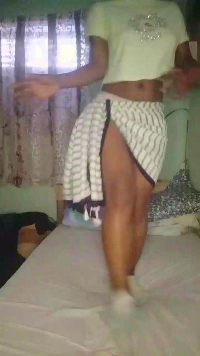 tinah23 live cam on Cam4
