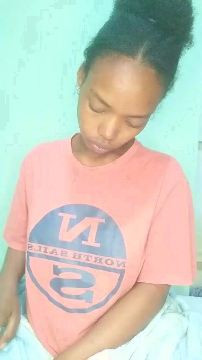 tinah23 live cam on Cam4
