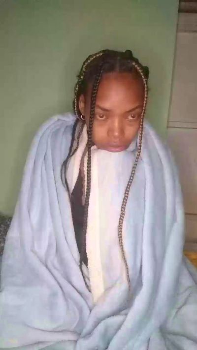 tinah23 live cam on Cam4