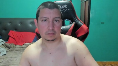 tinchome live cam on Cam4