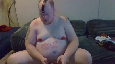 tinyclittypig live cam on Cam4