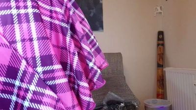 tinydick30 live cam on Cam4