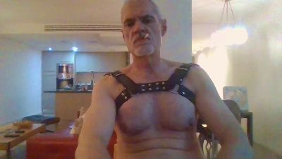 tiote48 live cam on Cam4
