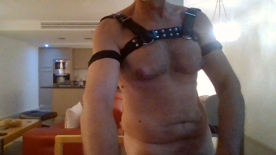 tiote48 live cam on Cam4