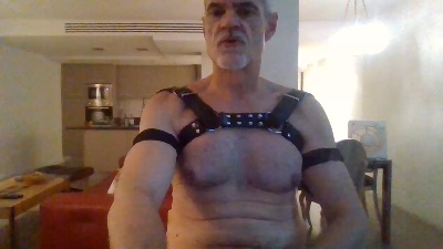 tiote48 live cam on Cam4
