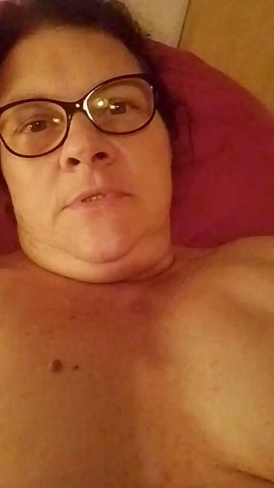 tizia2024 live cam on Cam4