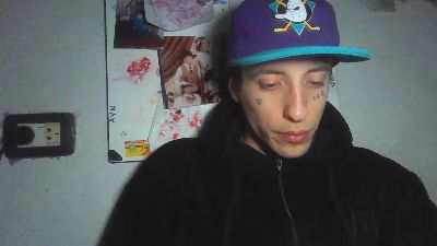 tommiverceti live cam on Cam4