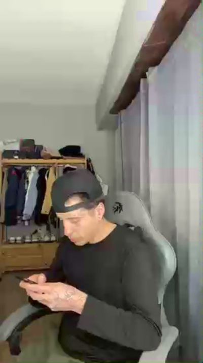 tommiverceti live cam on Cam4