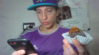 tommiverceti live cam on Cam4