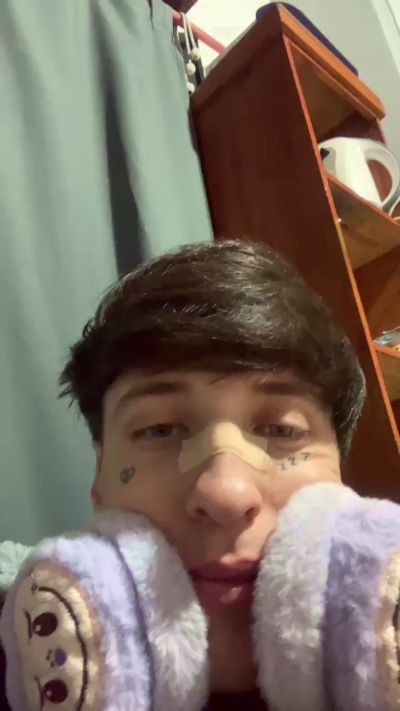 tommiverceti live cam on Cam4