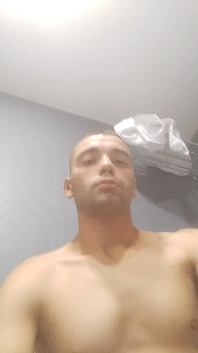 tommy2448 live cam on Cam4