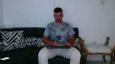 tommy_320 live cam on Cam4