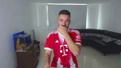 tommy_320 live cam on Cam4