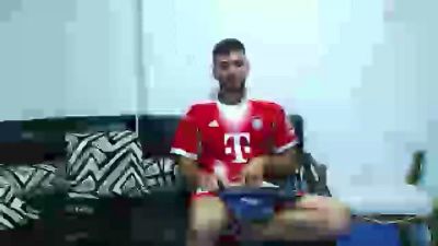 tommy_320 live cam on Cam4