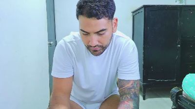 tommy_johnson2 live cam on Cam4