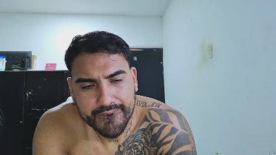 tommy_johnson2 live cam on Cam4