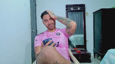 tommy_johnson2 live cam on Cam4