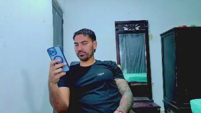tommy_johnson2 live cam on Cam4