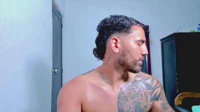 tommy_johnson2 live cam on Cam4