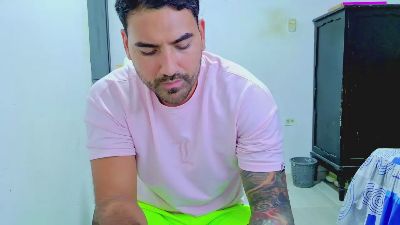 tommy_johnson2 live cam on Cam4