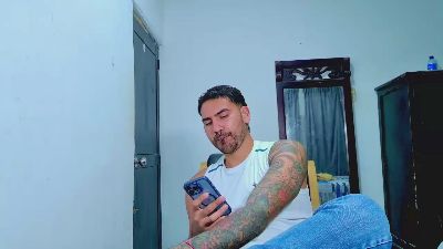 tommy_johnson2 live cam on Cam4