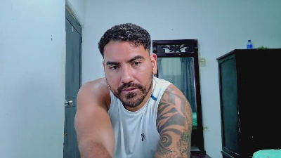tommy_johnson2 live cam on Cam4