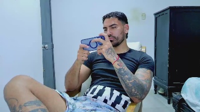 tommy_johnson2 live cam on Cam4