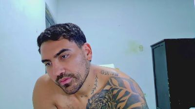 tommy_johnson2 live cam on Cam4