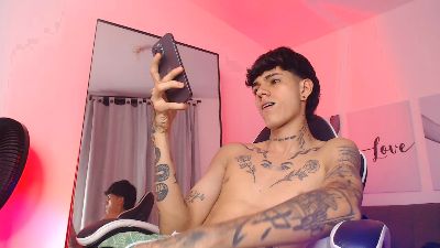 tommy_valverde live cam on Cam4