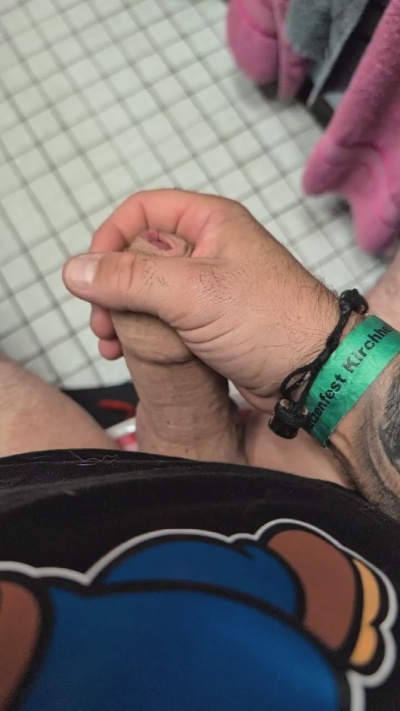 tommynrw74 live cam on Cam4