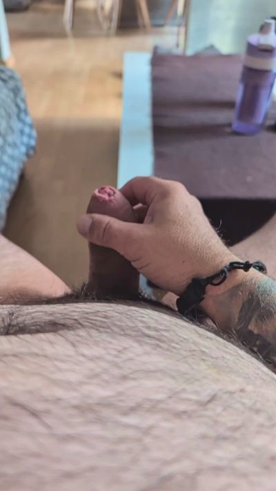 tommynrw74 live cam on Cam4