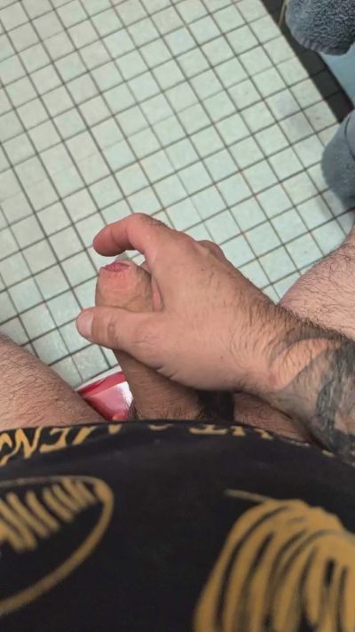 tommynrw74 live cam on Cam4