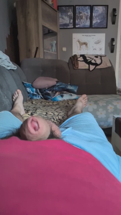 tommynrw74 live cam on Cam4