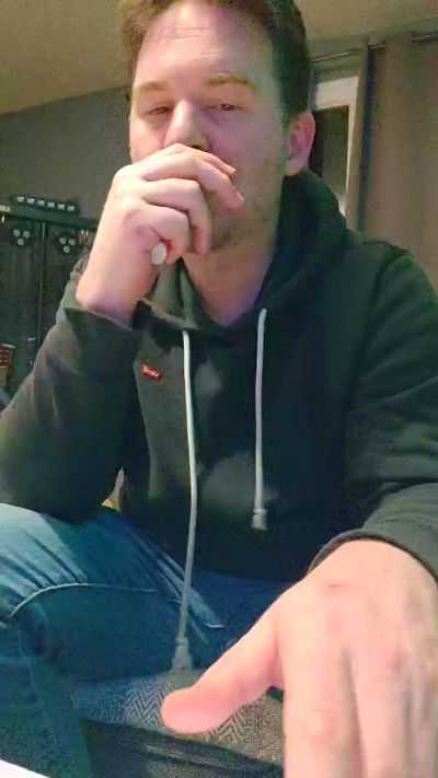 tomsauwer live cam on Cam4