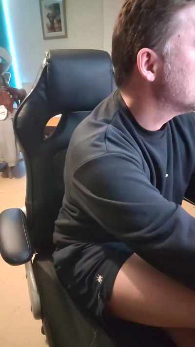 tomsauwer live cam on Cam4