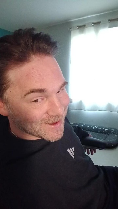 tomsauwer live cam on Cam4