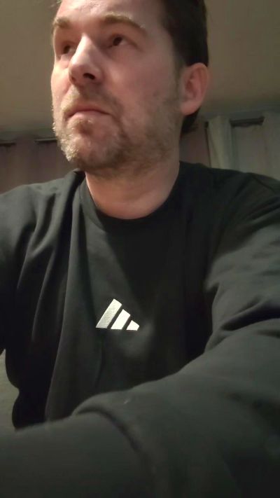 tomsauwer live cam on Cam4